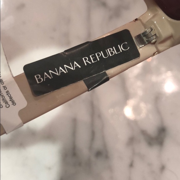 Banana Republic Sunglasses New - Picture 2 of 2